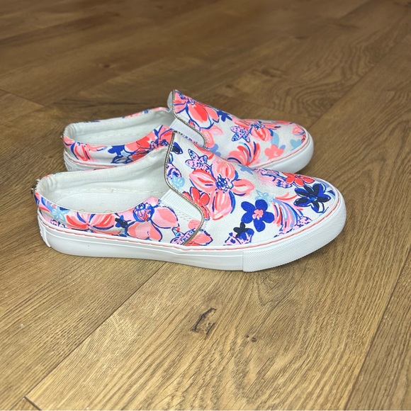 Lilly Pulitzer white, pink print slip / slide - Size 6 - Picture 3 of 10